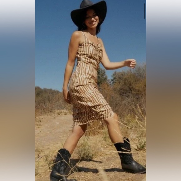 Backyard Roses Ryder midi dress NWT - Picture 5 of 6